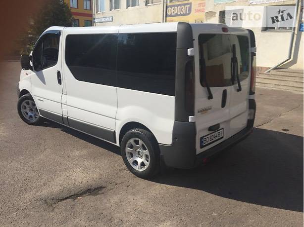 Грузопассажирский фургон Renault Trafic 2006 в Тернополе