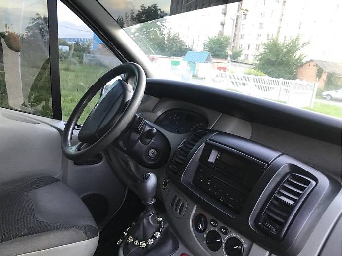 Грузопассажирский фургон Renault Trafic 2006 в Виннице