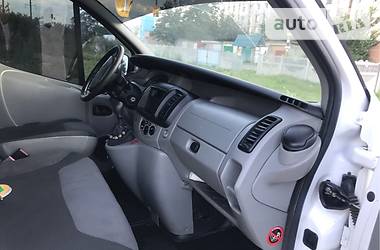 Грузопассажирский фургон Renault Trafic 2006 в Виннице