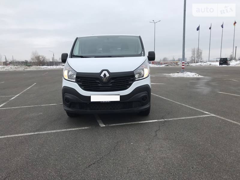 Грузопассажирский фургон Renault Trafic 2015 в Киеве