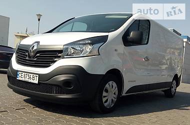 Вантажопасажирський фургон Renault Trafic 2015 в Чернівцях