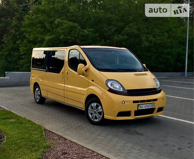 Вантажопасажирський фургон Renault Trafic 2006 в Києві