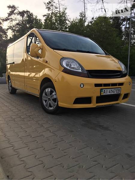 Вантажопасажирський фургон Renault Trafic 2006 в Києві