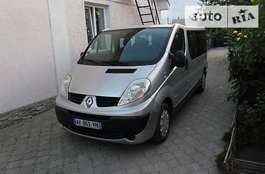 Вантажопасажирський фургон Renault Trafic 2009 в 