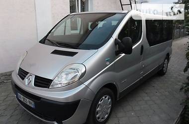 Вантажопасажирський фургон Renault Trafic 2009 в 