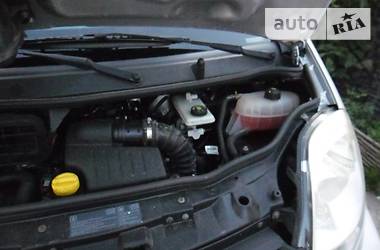 Вантажопасажирський фургон Renault Trafic 2009 в 