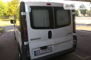 Грузопассажирский фургон Renault Trafic 2002 в Киеве