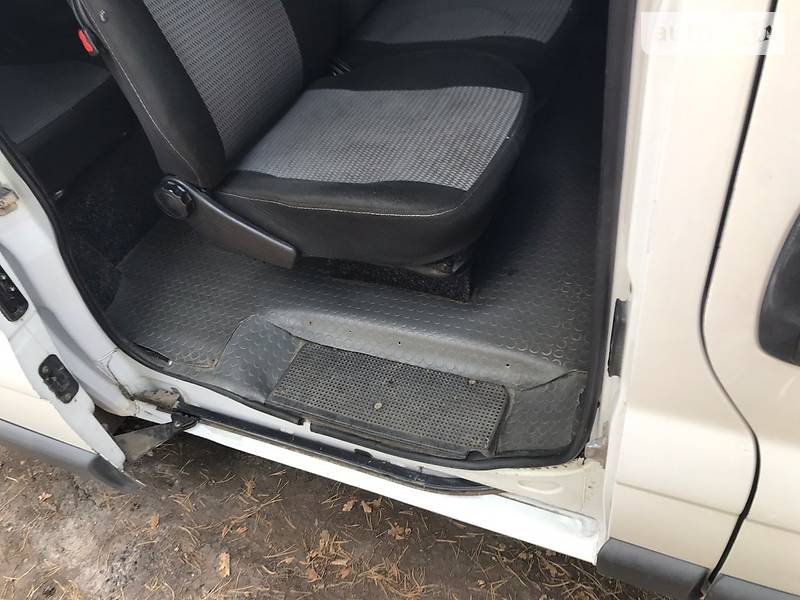 Мінівен Renault Trafic 2003 в Коростишеві