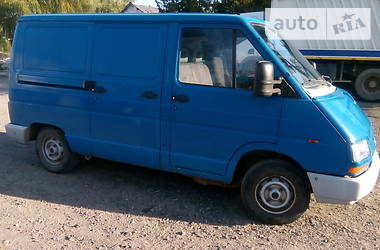 Грузопассажирский фургон Renault Trafic 1999 в Сваляве