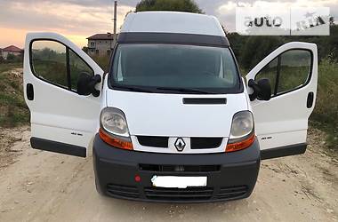 Вантажопасажирський фургон Renault Trafic 2005 в Львові