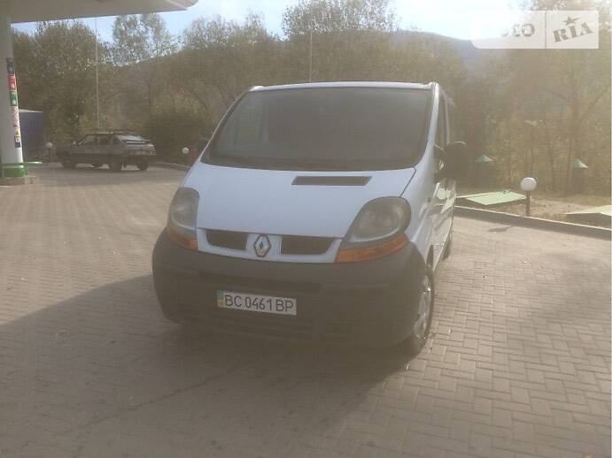 Мінівен Renault Trafic 2004 в Вижниці