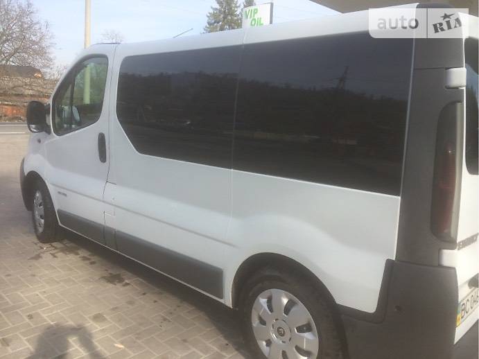 Мінівен Renault Trafic 2004 в Вижниці