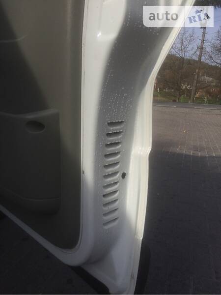 Мінівен Renault Trafic 2004 в Вижниці