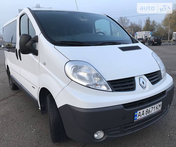 Грузопассажирский фургон Renault Trafic 2014 в Киеве