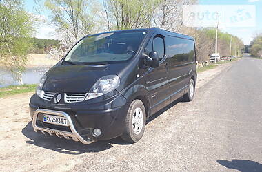 Вантажопасажирський фургон Renault Trafic 2014 в 