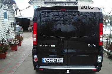 Вантажопасажирський фургон Renault Trafic 2014 в 