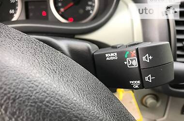 Вантажопасажирський фургон Renault Trafic 2014 в 