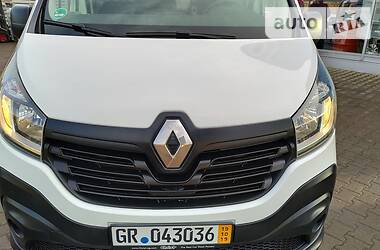 Вантажопасажирський фургон Renault Trafic 2017 в Чернівцях