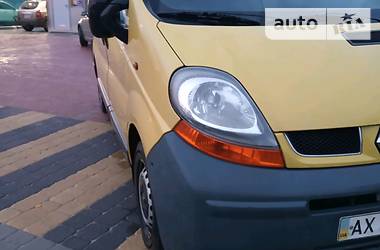 Вантажопасажирський фургон Renault Trafic 2006 в Полтаві