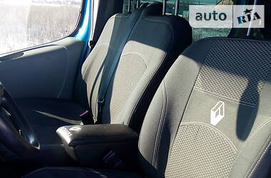 Мінівен Renault Trafic 2013 в 