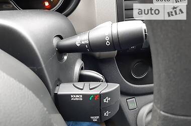 Вантажопасажирський фургон Renault Trafic 2015 в 