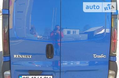 Вантажопасажирський фургон Renault Trafic 2003 в 