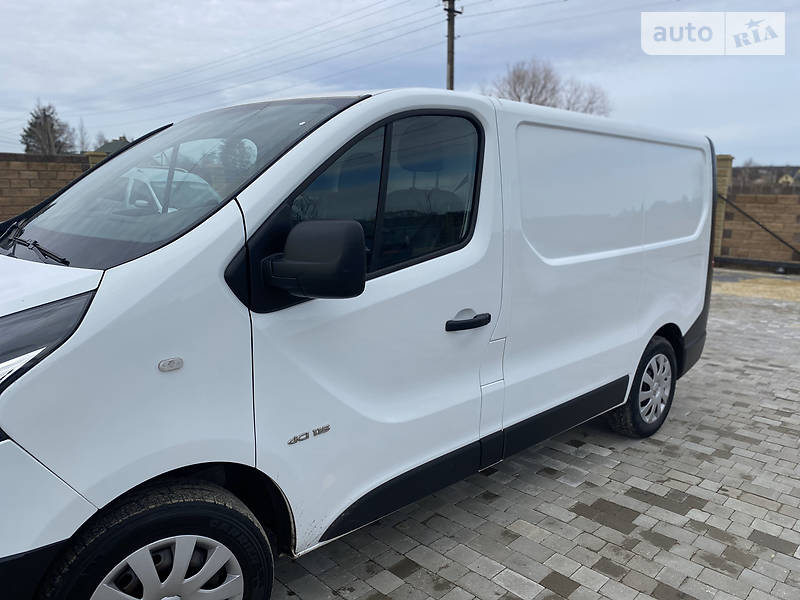 Вантажопасажирський фургон Renault Trafic 2015 в Луцьку