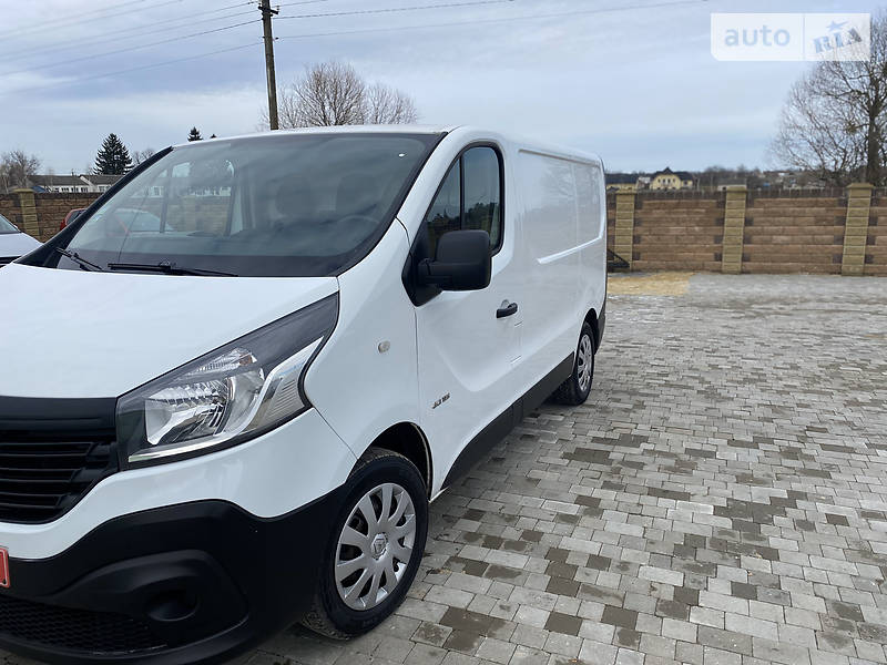 Вантажопасажирський фургон Renault Trafic 2015 в Луцьку