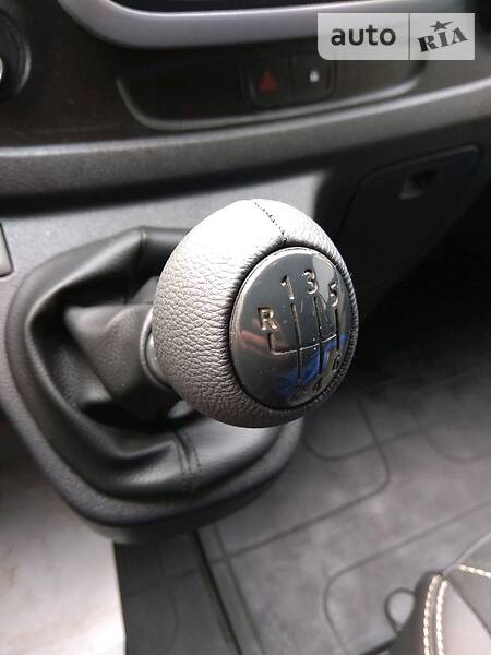 Вантажопасажирський фургон Renault Trafic 2016 в Бердичеві