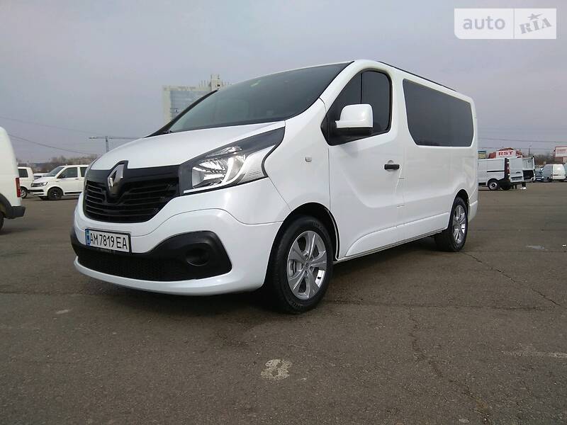 Вантажопасажирський фургон Renault Trafic 2016 в Бердичеві