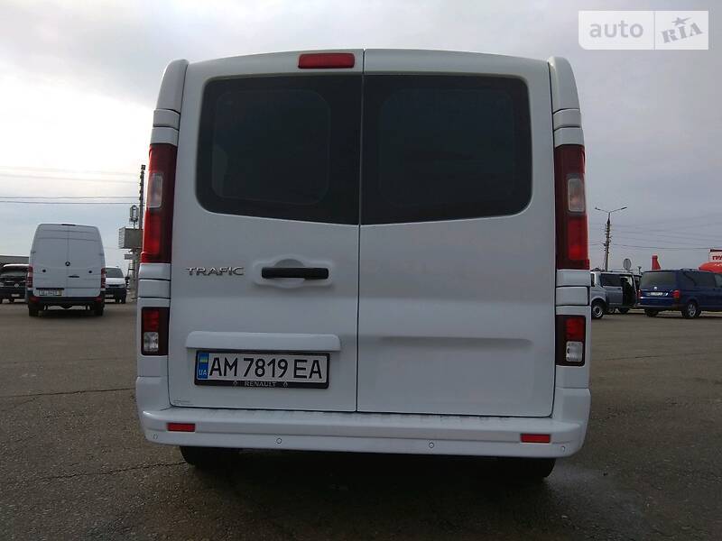Вантажопасажирський фургон Renault Trafic 2016 в Бердичеві