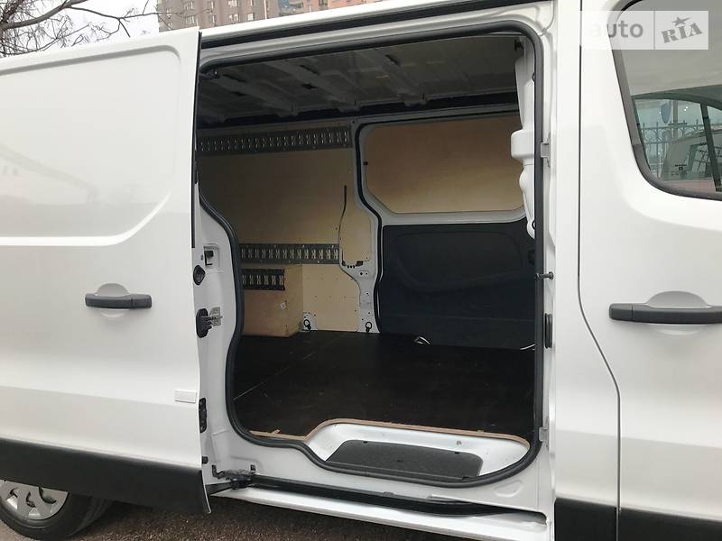 Вантажопасажирський фургон Renault Trafic 2015 в Одесі фото 5 Вантажопасажирський фургон Renault Trafic 2015 в Одесі