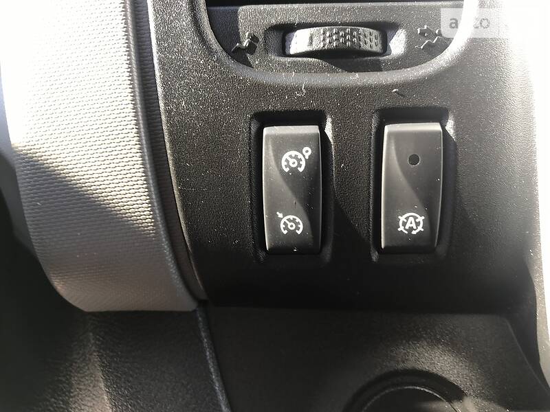 Мінівен Renault Trafic 2015 в Бродах