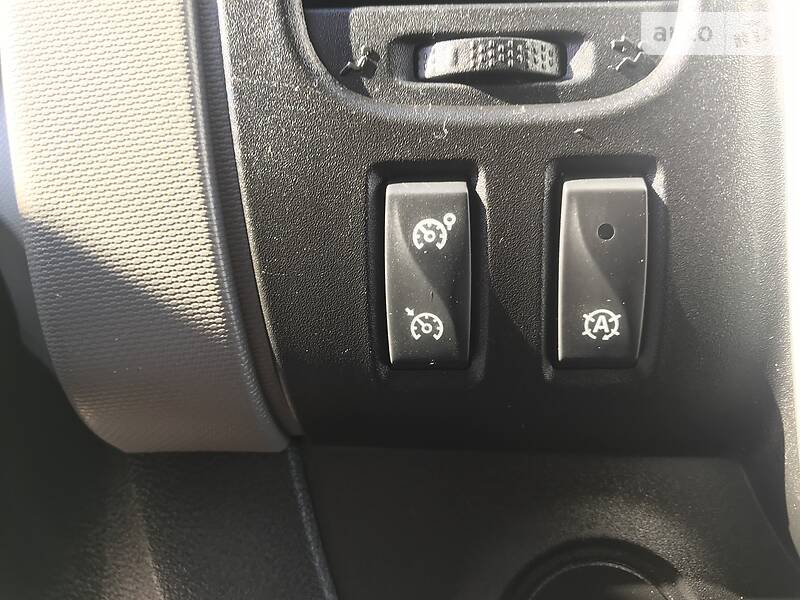 Мінівен Renault Trafic 2015 в Бродах