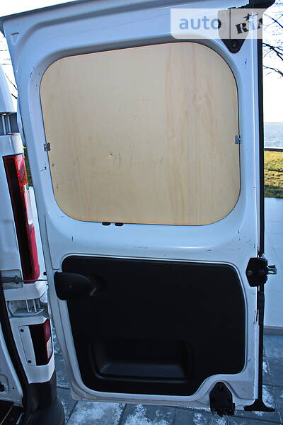 Вантажопасажирський фургон Renault Trafic 2016 в Кременчуці фото 16 Вантажопасажирський фургон Renault Trafic 2016 в Кременчуці