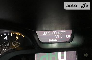 Вантажопасажирський фургон Renault Trafic 2015 в 