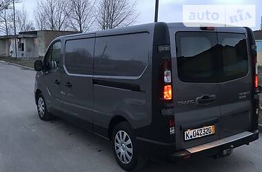 Вантажопасажирський фургон Renault Trafic 2015 в 