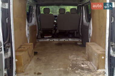 Грузопассажирский фургон Renault Trafic 2006 в 