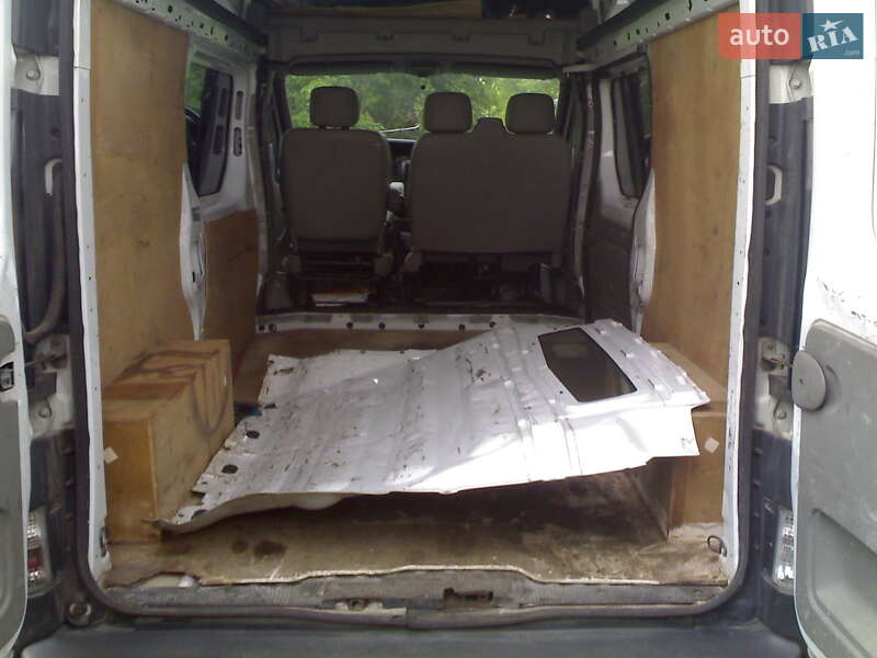 Грузопассажирский фургон Renault Trafic 2006 в Харькове