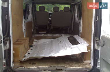 Грузопассажирский фургон Renault Trafic 2006 в 