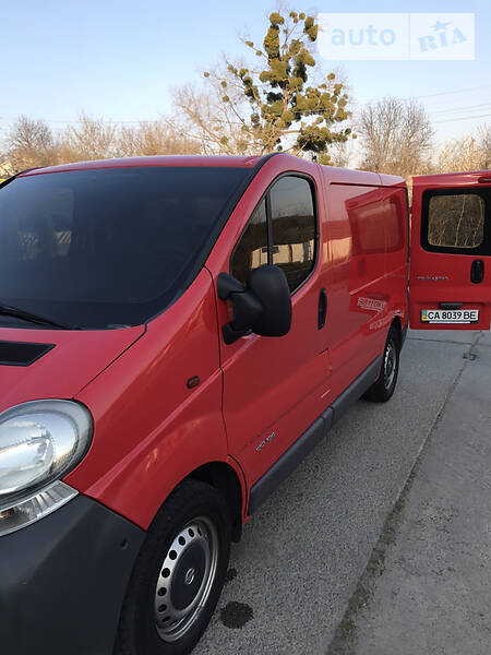 Вантажопасажирський фургон Renault Trafic 2005 в Умані