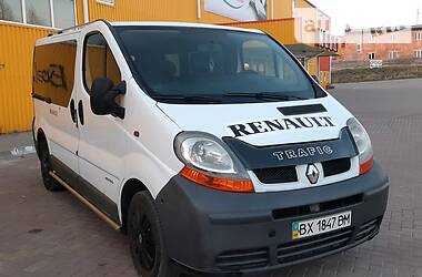 Вантажопасажирський фургон Renault Trafic 2005 в 