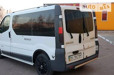 Вантажопасажирський фургон Renault Trafic 2005 в 