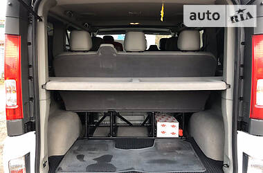 Вантажопасажирський фургон Renault Trafic 2011 в 