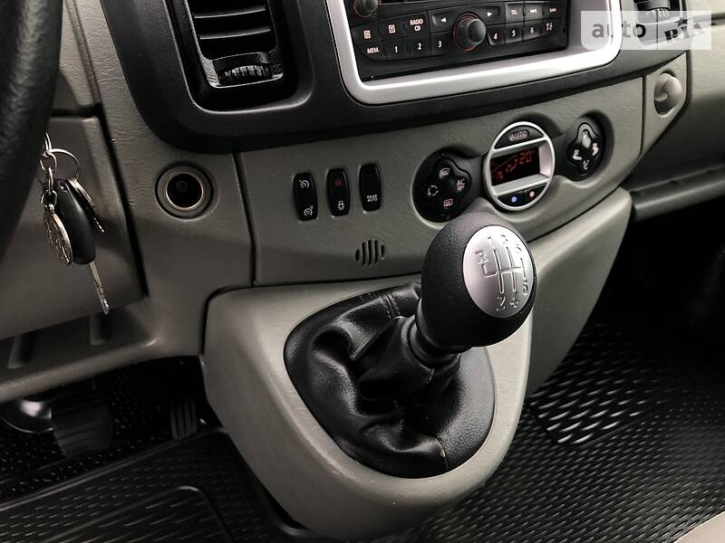 Мінівен Renault Trafic 2010 в Радивиліві