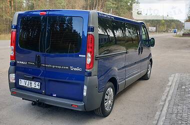 Вантажопасажирський фургон Renault Trafic 2010 в 