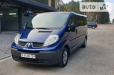 Вантажопасажирський фургон Renault Trafic 2010 в 