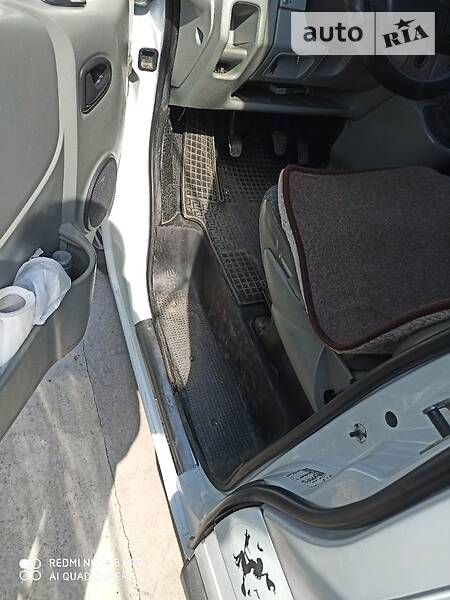 Вантажопасажирський фургон Renault Trafic 2006 в Кривому Розі фото 8 Вантажопасажирський фургон Renault Trafic 2006 в Кривому Розі