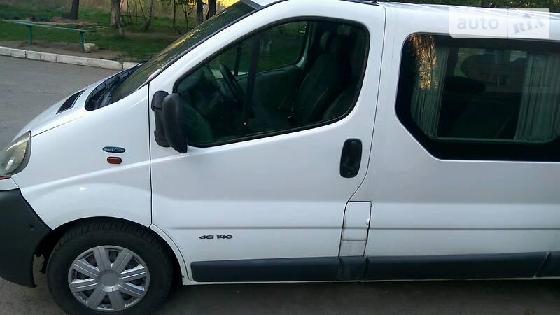 Вантажопасажирський фургон Renault Trafic 2005 в Хмельницькому