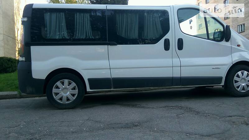 Вантажопасажирський фургон Renault Trafic 2005 в Хмельницькому